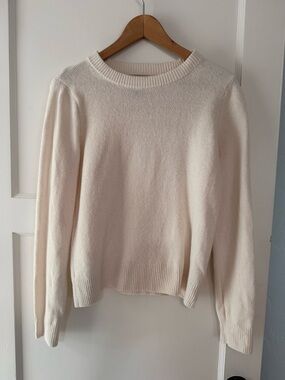 Gap Cashsoft Cream Crewneck Sweater - Small